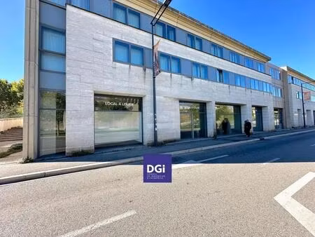 vente commerce avignon 84000 455m²