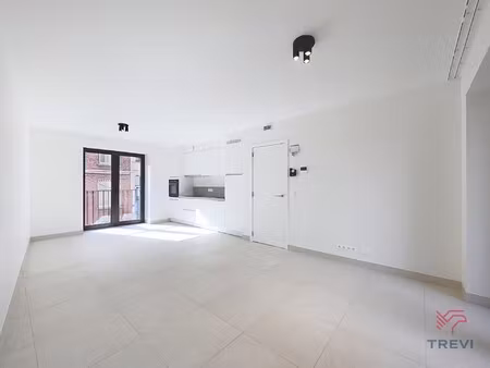 nieuw appartement met 1 slaapkamer en terras