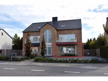 ruim gelijkvloers appt. met 2 slpk. in centrum kinrooi.