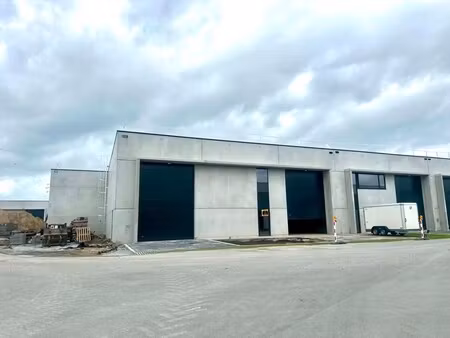 nieuwbouw kmo unit kmo park wildebeek nabij e40 incl. 2 prive parkings