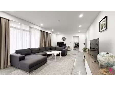 gerenoveerde woning met 3 slaapkamers en ruime tuin!
