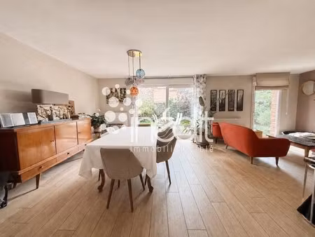 maison individuelle avec 4 chambres et garage