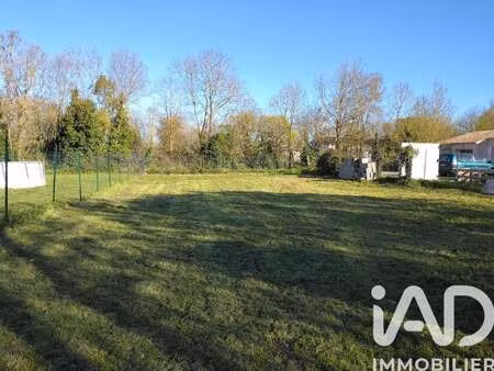 vente terrain à ferrières (17170) : à vendre / 724m² ferrières