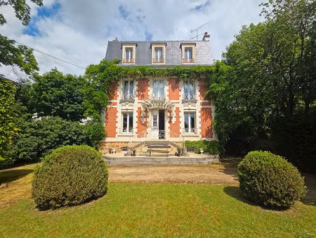 vente maison 10 pièces  290.00m²  les mureaux