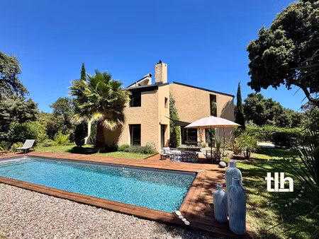 villa 5 chambres 200 m2 sur 1100 m2 boisé