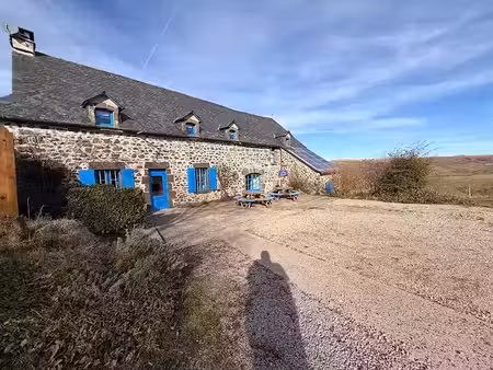 vente maison 8 pièces à saint-bonnet-de-condat (15190)  370 000 €