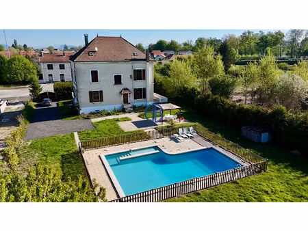 vente maison 8 pièces 194 m² à les abrets (38490)  399 000 €
