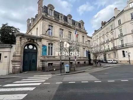 location bureaux 65 m²