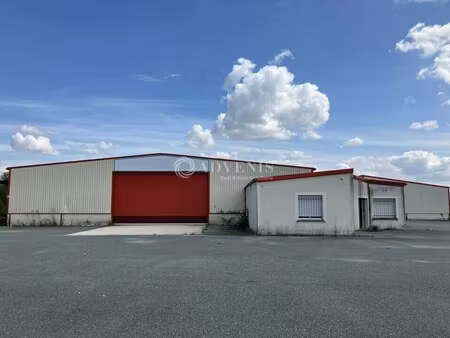vente local d’activités foecy 18500 1760m²