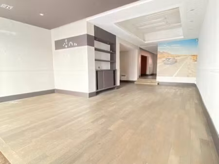 location local commercial  120.00m²  la rochelle