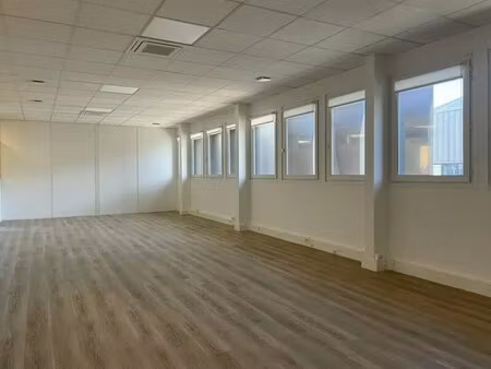 location bureaux 60 m²