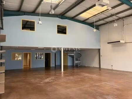 vente commerce saint germain du puy 18390 425m²