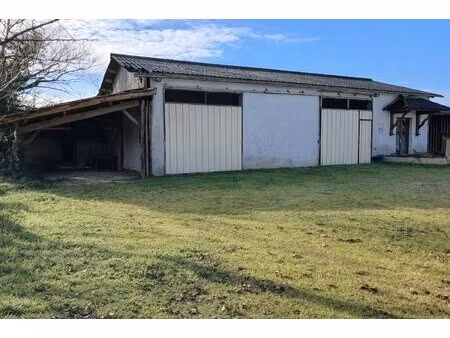 hangar de 200 m2 idéal pour artisans