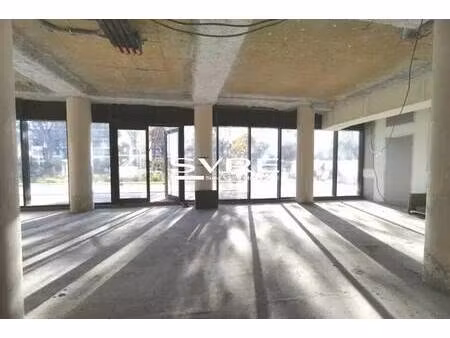 location commerce marseille 13008 183m²