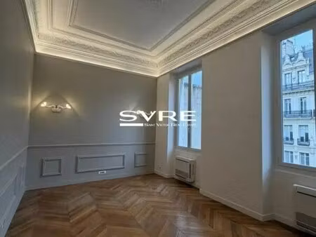 location bureaux 82 m²