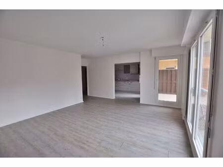 location appartement 3 pièces  72.68m²  gif