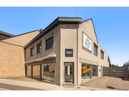 commercieel te koop in wezemaal met 3 slaapkamers