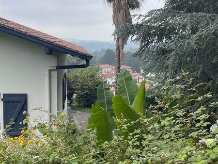 villa avec piscine chauffée  9 pieces sur 6575m2 de terrain à cambo les bains