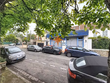 mur de restaurant + appartement