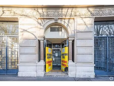 location commerce paris 75017 133m²