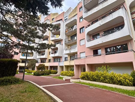 appartement d'exception à vendre à cergy - dernier étage avec terrasse spacieuse