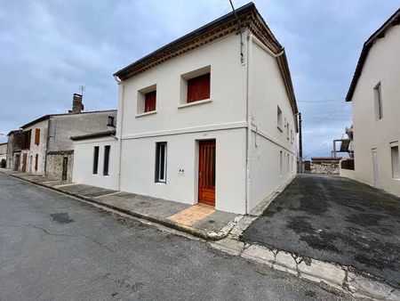 laparade  à 5 mn de castelmoron sur lot  appartement t3 de 69 m2 de plain pied au rez-de-c