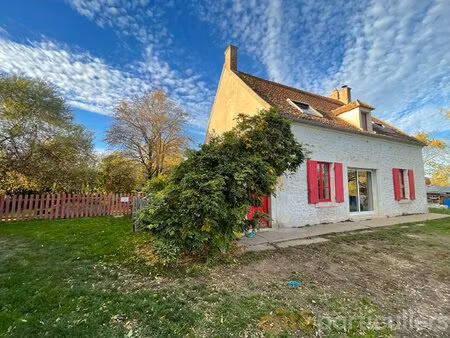 corps de ferme de caractère - 160 m² - terrain 4 535 m² - entre lignières et saint-amand
