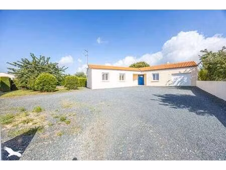 vente maison à fontenay-le-comte (85200) : à vendre / 136m² fontenay-le-comte