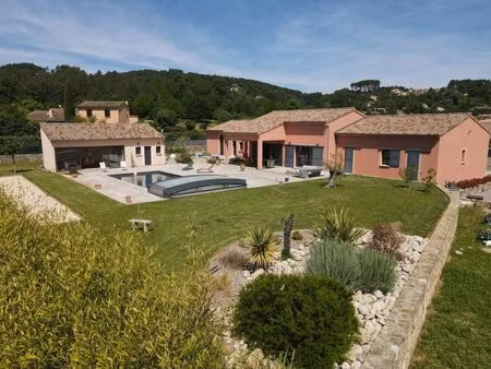 maison de 6 pièces de 162 14 m² à joyeuse