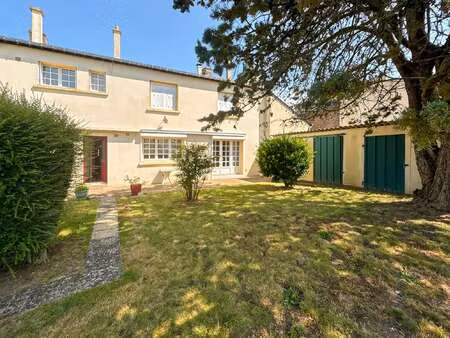 vente maison à saint-nicolas-du-tertre (56910) : à vendre / 238m² saint-nicolas-du-tertre