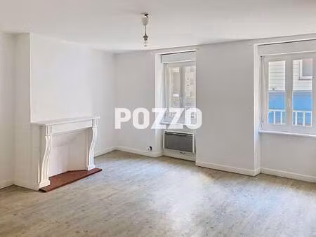 location appartement 2 pièces à granville (50400) : à louer 2 pièces / 44m² granville