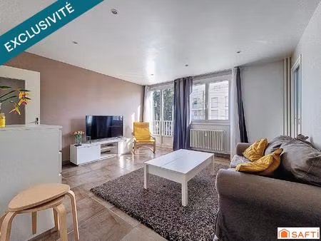 t4 lumineux avec cave et stationnements – village-centre
