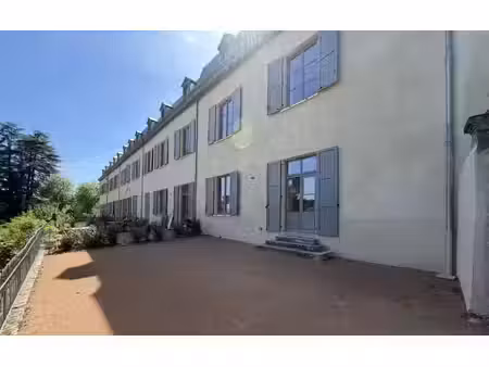 domaine de la ferrière  charbonnières-les-bains - magnifique t3 avec grande terr