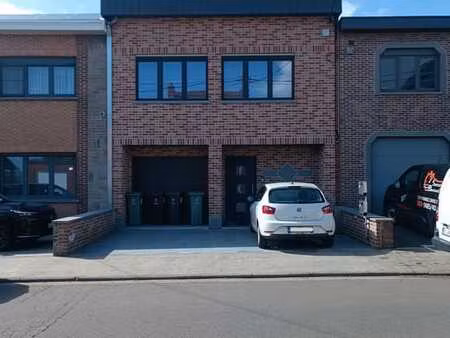 duplex 2 chambres avec terrasse et jardin