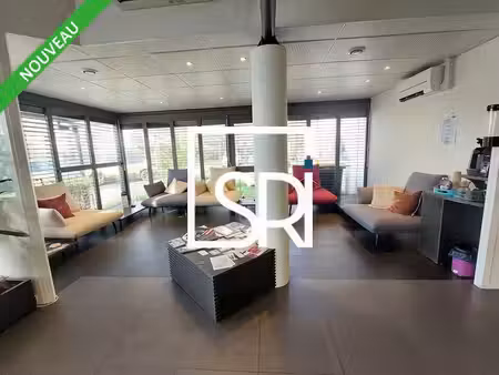 vente bureaux enval 63530 990m²