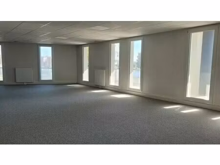 location bureaux 393 m²