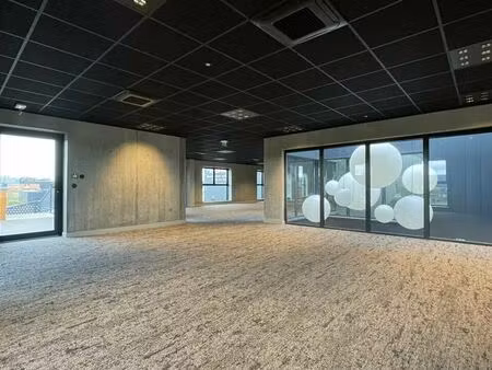 location bureaux 227 m² à 454 m²