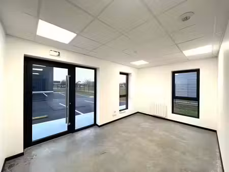 location bureaux saint-jean-de-la-neuville 76210 80m²