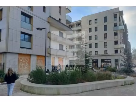 location commerce grenoble 38100 76m²