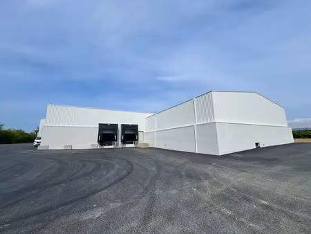 location entrepôt saint leonard 76400 2393m²