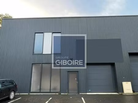 location entrepôt vern sur seiche 35770 185m²