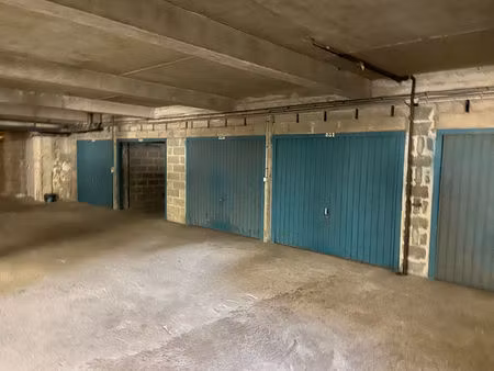 garage pour une voiture  plein centre ville de nevers