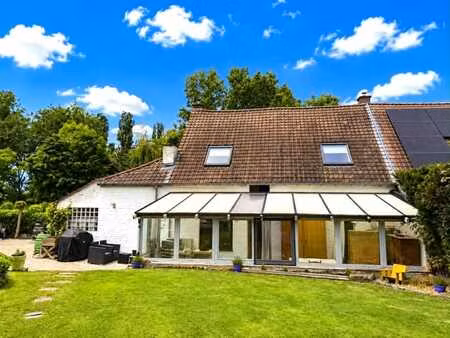 fermette avec terrasse et jardin