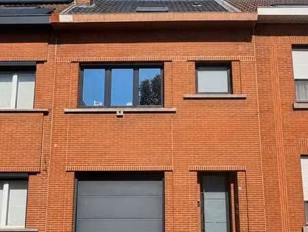 ** faire offre à partir de 439 000 eur **