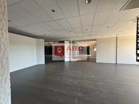 vente commerce theza 66200 450m² à 1470m²