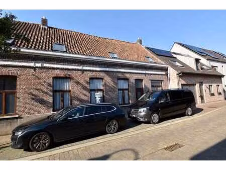 instapklare woning met garage te aalter.