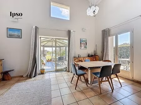 belle maison familiale avec piscine et dépendance à meyzieu