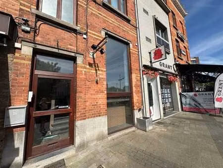 square meudon - commerce de +- 40m² avec cave de +- 40m²