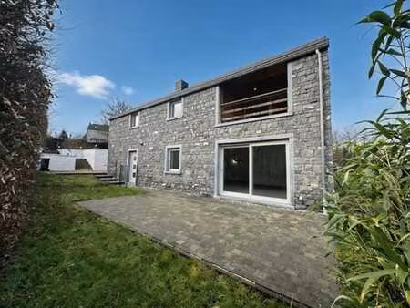 charmante maison en pierres 3 faades avec jardin anhe