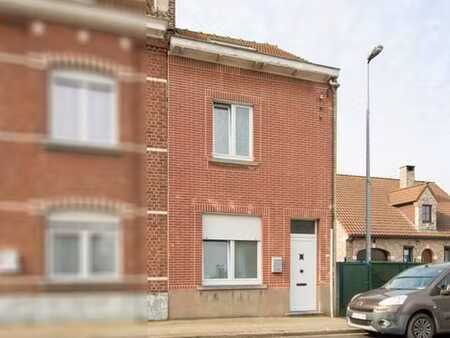 agréable maison trois façades avec 3 chambres et un jardin !